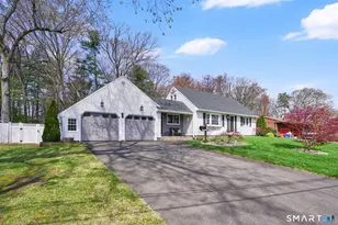 34 Wagon Rd, Enfield, CT 06082 - Photo 2