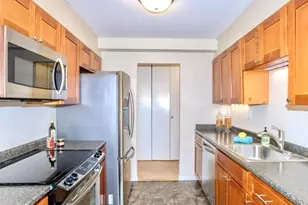 893 Farmington Ave, West Hartford, CT 06119 - Photo 10