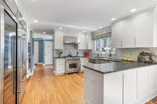 621 Shrub Oak Ln, Fairfield, CT 06824 - Photo 4