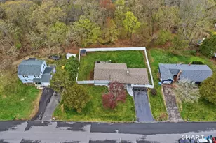 33 Lauren Ln, Norwich, CT 06360 - Photo 4