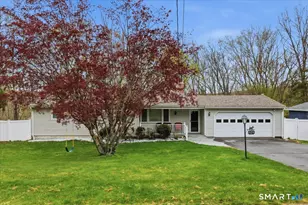 33 Lauren Ln, Norwich, CT 06360 - Photo 2