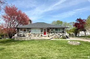 1012 Bunker Hill Ave, Waterbury, CT 06708 - Photo 2