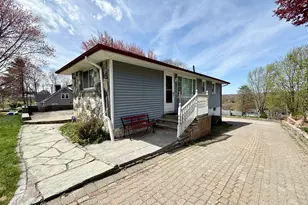 1012 Bunker Hill Ave, Waterbury, CT 06708 - Photo 4