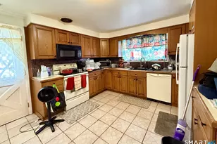 1012 Bunker Hill Ave, Waterbury, CT 06708 - Photo 18