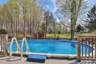 24 Meadowood Dr, Middletown, CT 06457 - Photo 6