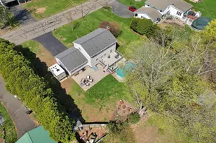 24 Meadowood Dr, Middletown, CT 06457 - Photo 10