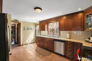 24 Meadowood Dr, Middletown, CT 06457 - Photo 16