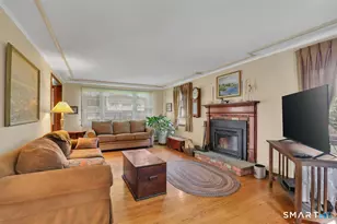 24 Meadowood Dr, Middletown, CT 06457 - Photo 12