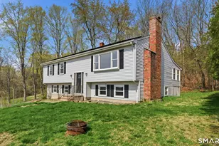 914 Saybrook Rd, Middletown, CT 06457 - Photo 2