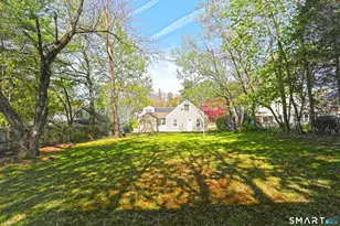 110 Greystone Rd, Bridgeport, CT 06610 - Photo 26