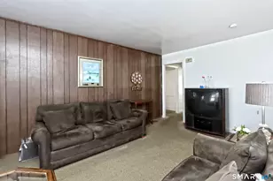 110 Greystone Rd, Bridgeport, CT 06610 - Photo 6