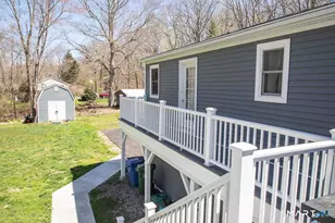 27 Old Skinner St, East Hampton, CT 06424 - Photo 36