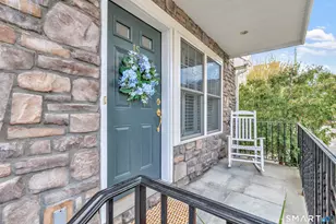 39 Maple Tree Ave, Stamford, CT 06906 - Photo 4