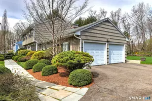 9 Kitcher Ct, Trumbull, CT 06611 - Photo 2