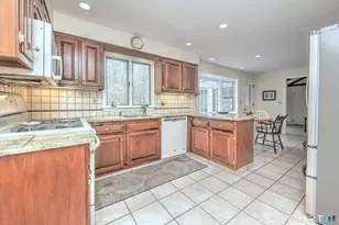 9 Kitcher Ct, Trumbull, CT 06611 - Photo 12