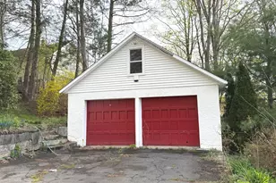 33 Chestnut Grove Rd, Watertown, CT 06795 - Photo 4