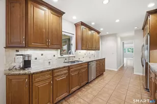 4 Biltmore Park, Bloomfield, CT 06002 - Photo 8