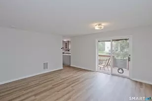 39 Fox Hollow Dr, Windsor Locks, CT 06096 - Photo 10