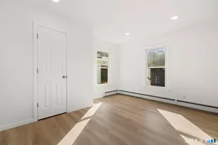 993 E Main St, Waterbury, CT 06705 - Photo 18