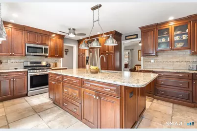 61 Sharon Court, Shelton, CT 06484 - Photo 4
