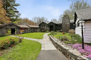 34 Black Snake Ln, Bridgewater, CT 06752 - Photo 2