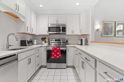 15 Perry Avenue #A4, Norwalk, CT 06850 - Photo 8