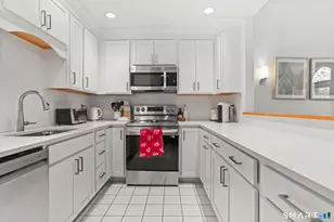 15 Perry Ave, Norwalk, CT 06850 - Photo 8