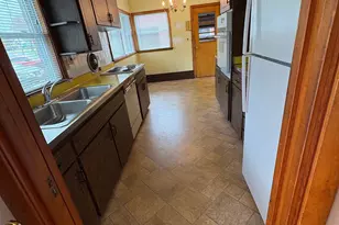93 Ridgewood Rd, East Hartford, CT 06118 - Photo 2