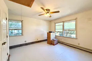 647 Bronson Rd, Fairfield, CT 06890 - Photo 16