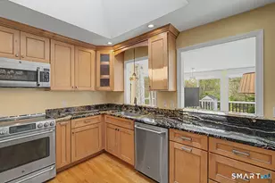 6 Yankee Peddler Path, Madison, CT 06443 - Photo 8