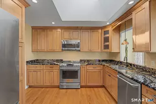 6 Yankee Peddler Path, Madison, CT 06443 - Photo 10