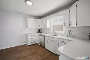 736 Congress Ave, Waterbury, CT 06708 - Photo 8