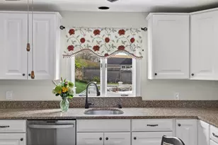 16 School St, Stonington, CT 06355 - Photo 14