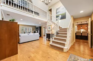 456 Castle Glenn, Cheshire, CT 06410 - Photo 2