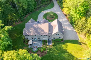 32 Lobdell Ln, Easton, CT 06612 - Photo 2
