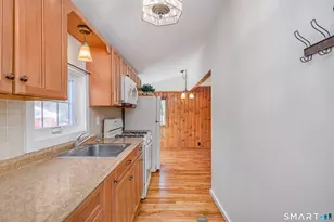 35 Mill Rd, Woodbury, CT 06798 - Photo 2