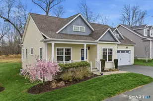 14 Essex Gln Dr, Essex, CT 06426 - Photo 2