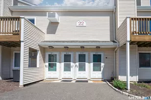 8 Rose Ln, Danbury, CT 06811 - Photo 2