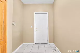 40 Bond St, Hartford, CT 06114 - Photo 22
