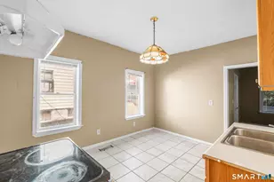 40 Bond St, Hartford, CT 06114 - Photo 12