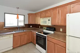 44 Heritage Vlg, Southbury, CT 06488 - Photo 10