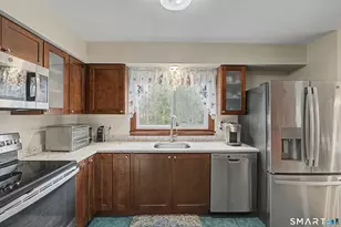 5 Kimberly Ln, Woodbury, CT 06798 - Photo 6