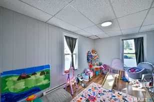 62-64 Chapman St, Putnam, CT 06260 - Photo 8