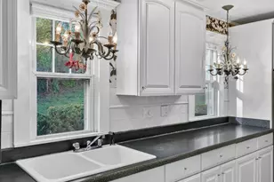 114 Butlertown Rd, Waterford, CT 06385 - Photo 14