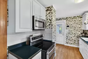 114 Butlertown Rd, Waterford, CT 06385 - Photo 16