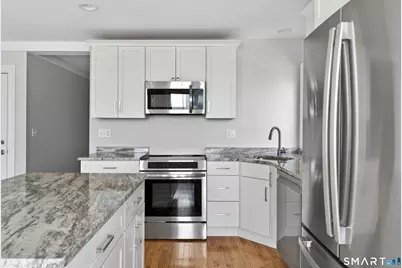 138 Bank Street #2A, New London, CT 06320 - Photo 12