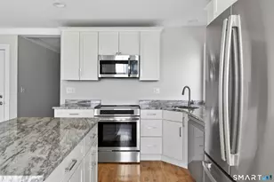 138 Bank St, New London, CT 06320 - Photo 12