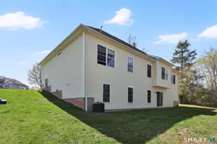 5 Beaudry Ln, Bloomfield, CT 06002 - Photo 6
