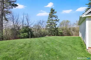 5 Beaudry Ln, Bloomfield, CT 06002 - Photo 4
