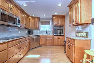 8 Inverness Square, Middletown, CT 06457 - Photo 8